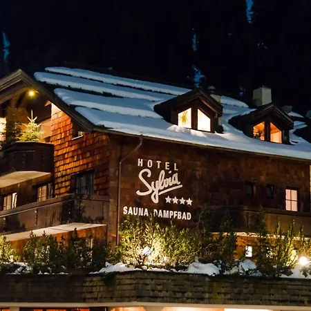 Hotel Sylvia By Skinetworks 3*